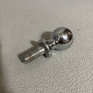 Valley 2 chrome- plated trailer hitch ball 3500 lbs.